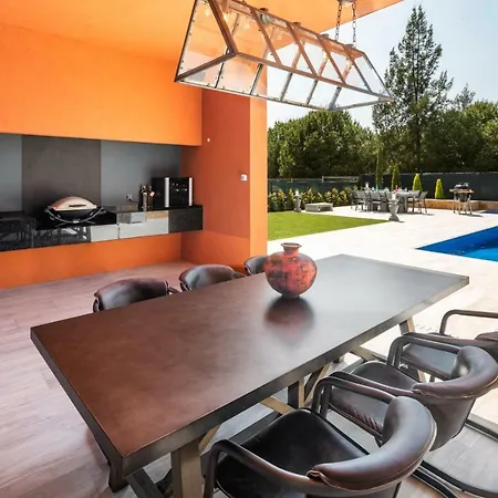 Luxuosa Moradia V4, Cond. L'orangerie, Vilamoura 쿼테이라