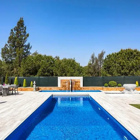 Luxuosa Moradia V4, Cond. L'orangerie, Vilamoura *